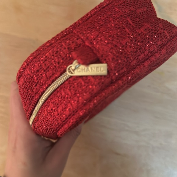 Chanel Cosmetic Beauty Pouch NEW - Picture 2 of 3